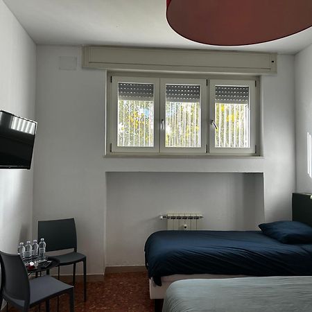 Bam Bam Tiburtina Guesthouse Rom Exteriör bild