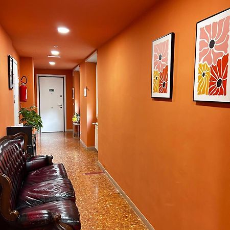 Bam Bam Tiburtina Guesthouse Rom Exteriör bild