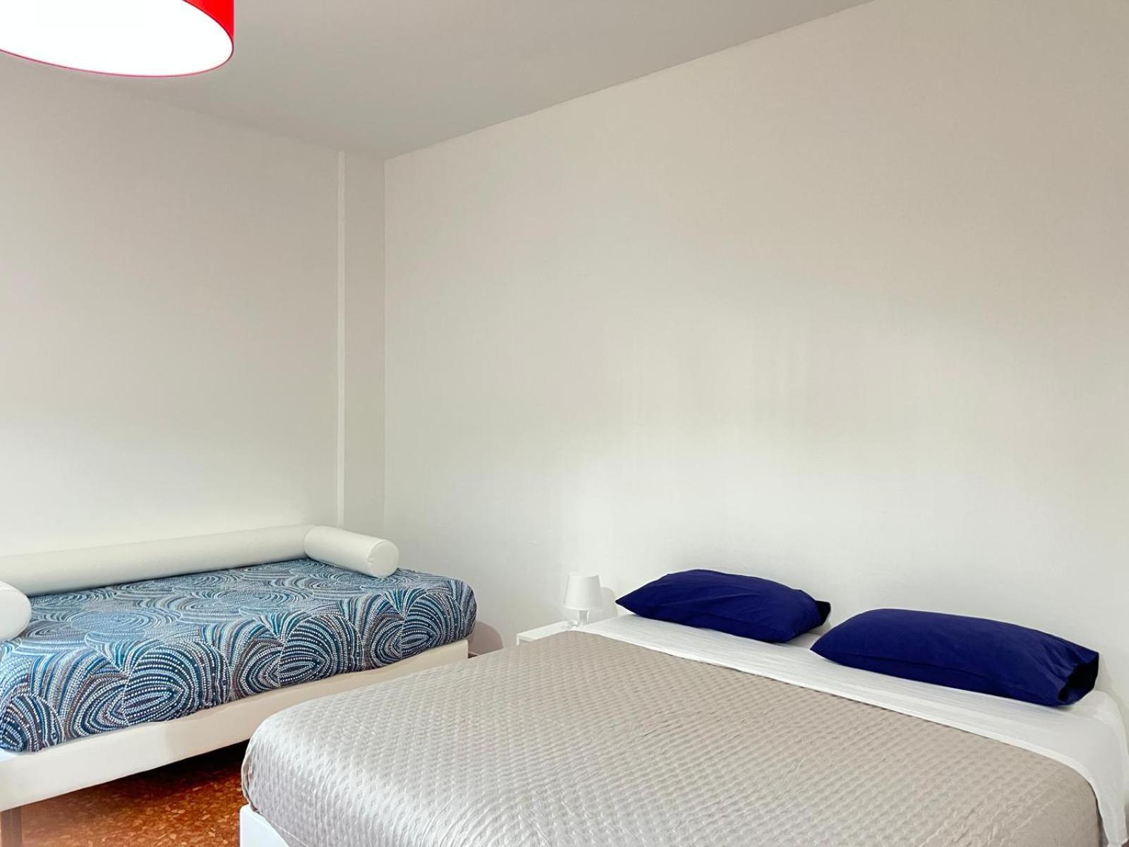 Bam Bam Tiburtina Guesthouse Rom Exteriör bild