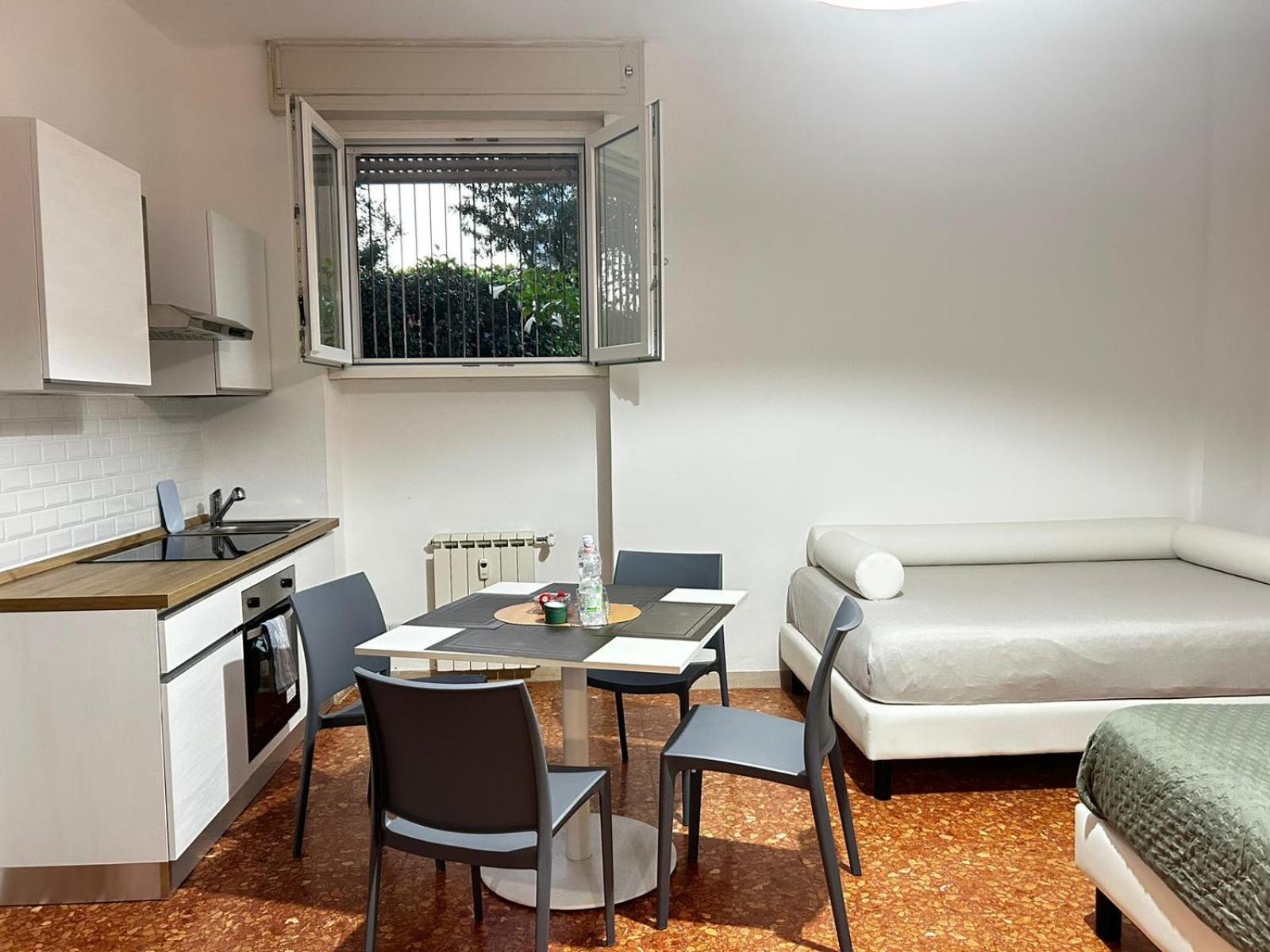 Bam Bam Tiburtina Guesthouse Rom Rum bild