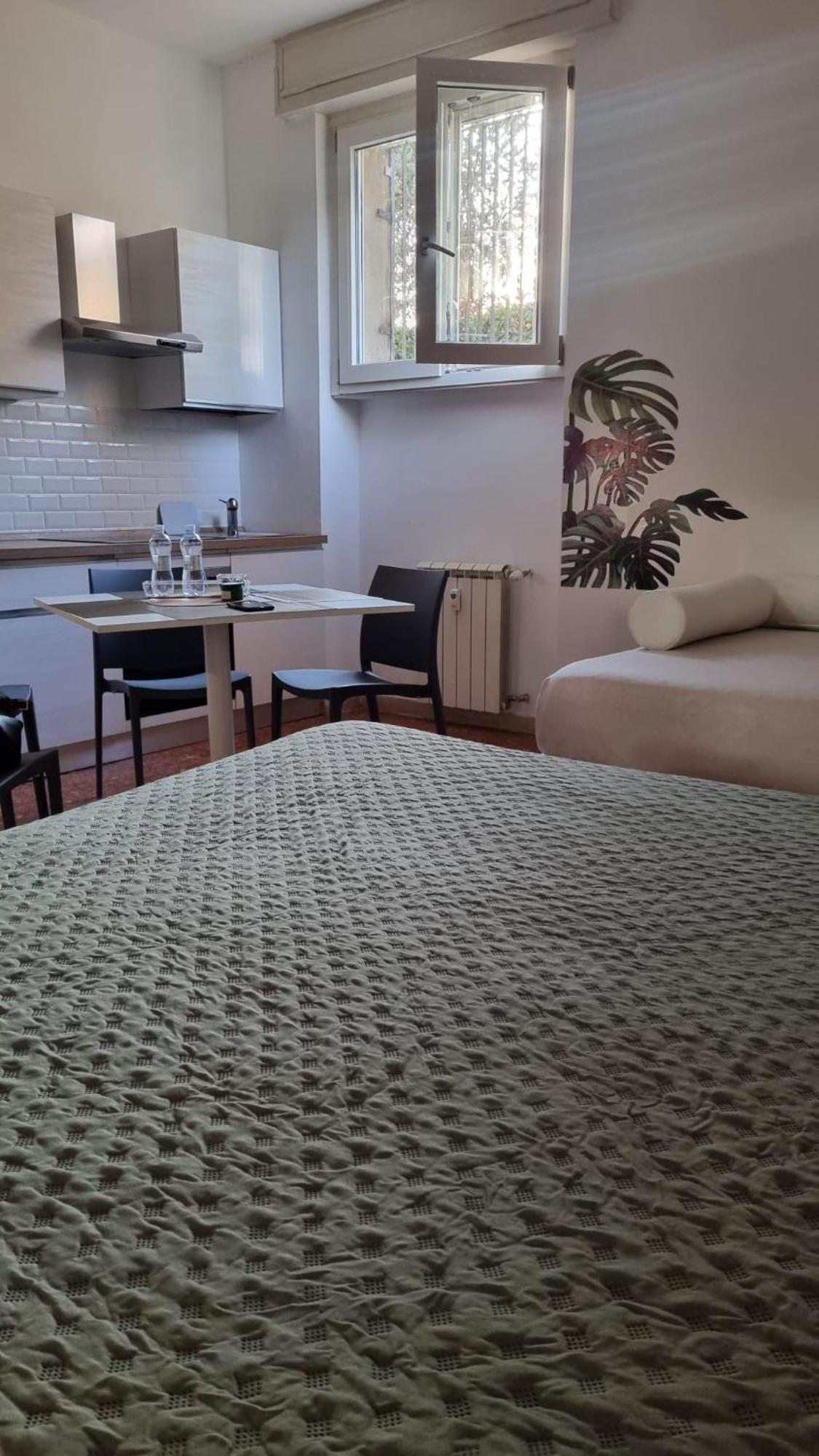 Bam Bam Tiburtina Guesthouse Rom Exteriör bild