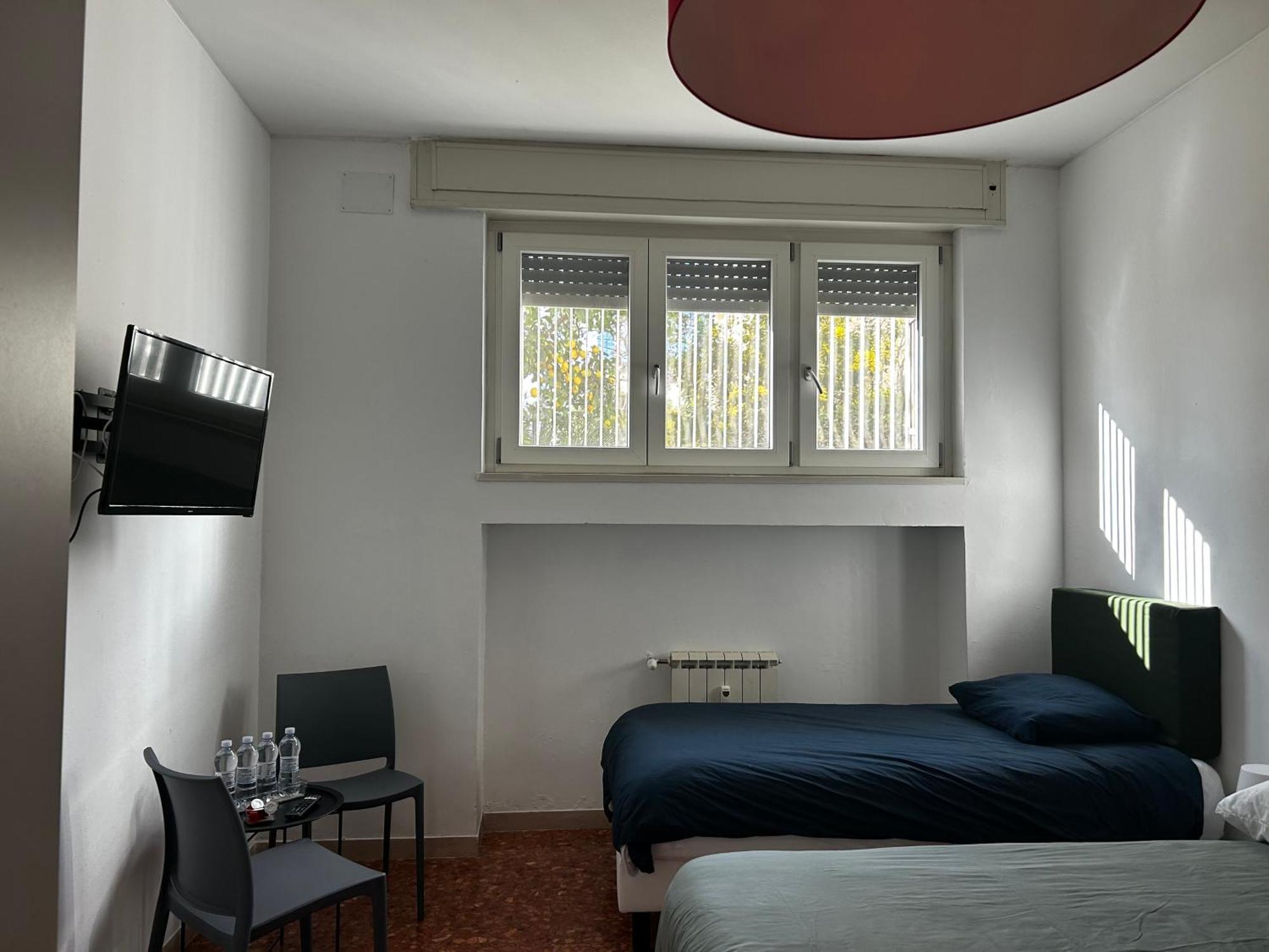 Bam Bam Tiburtina Guesthouse Rom Exteriör bild